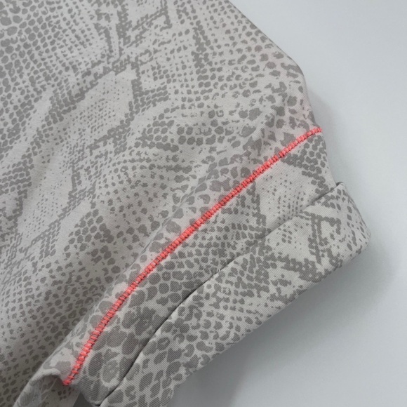 Lululemon Short Sleeve Top Snake Print Small? - Picture 6 of 6